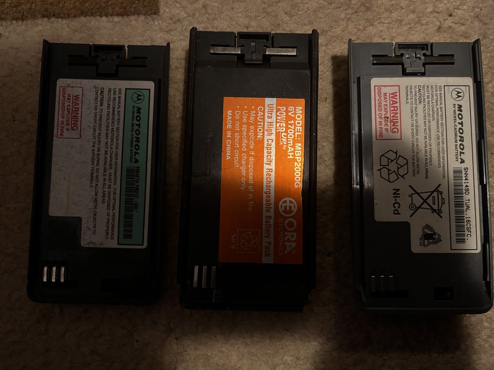 3 bucati acumulatori Motorola foarte vechi
