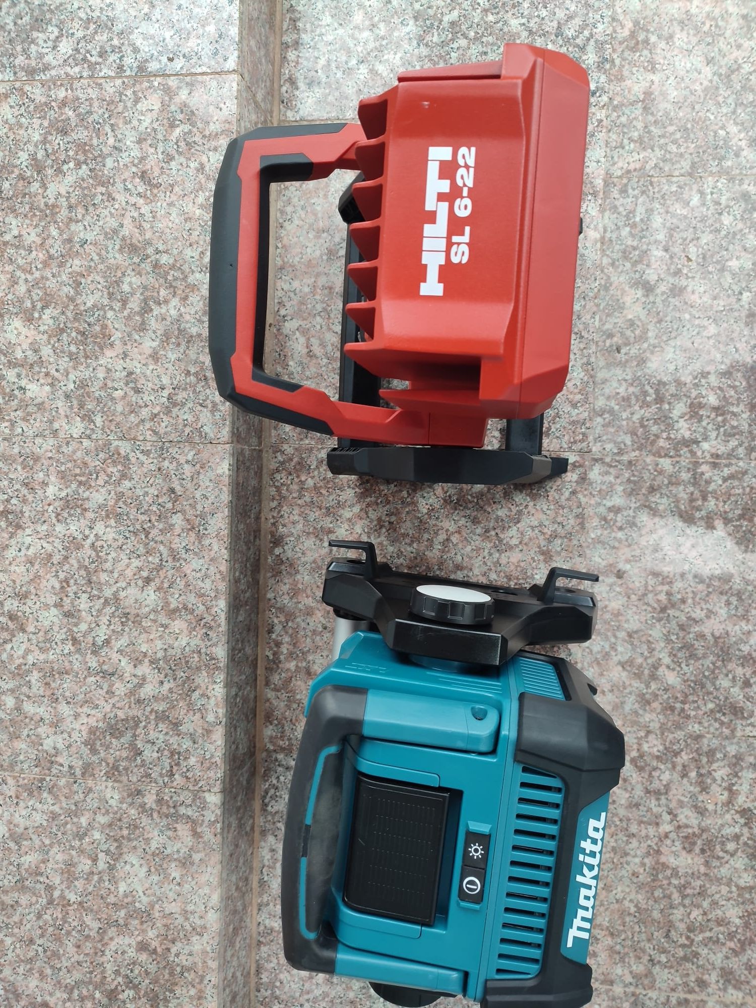Hiti , Makita reflector de  santier pe acumulator