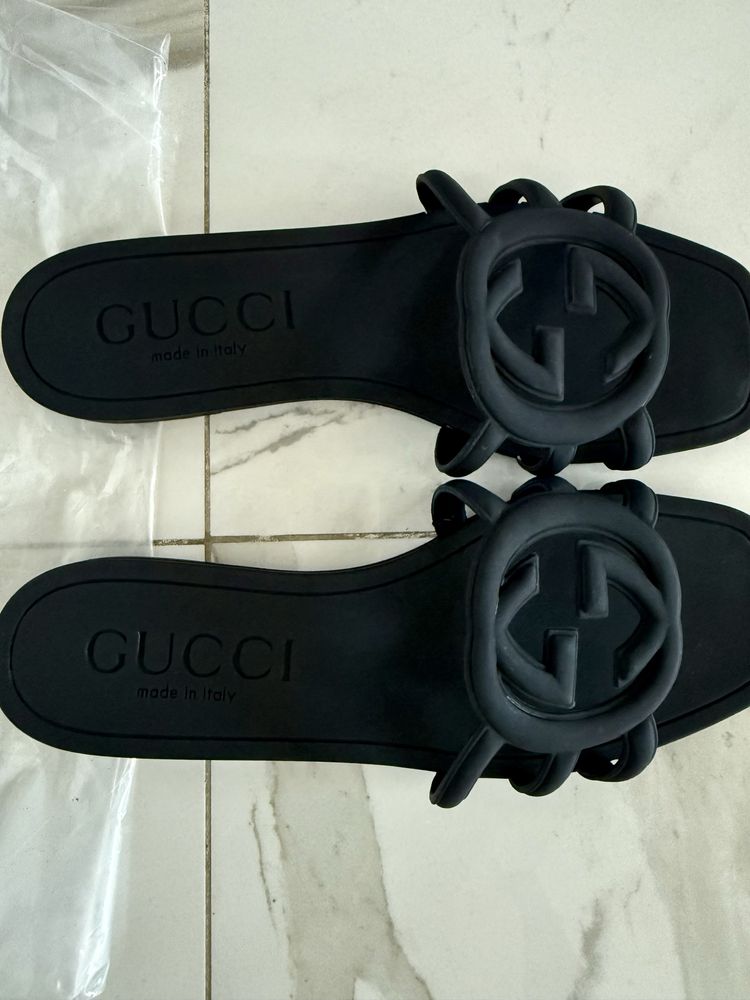 Продавам нови чехли Gucci