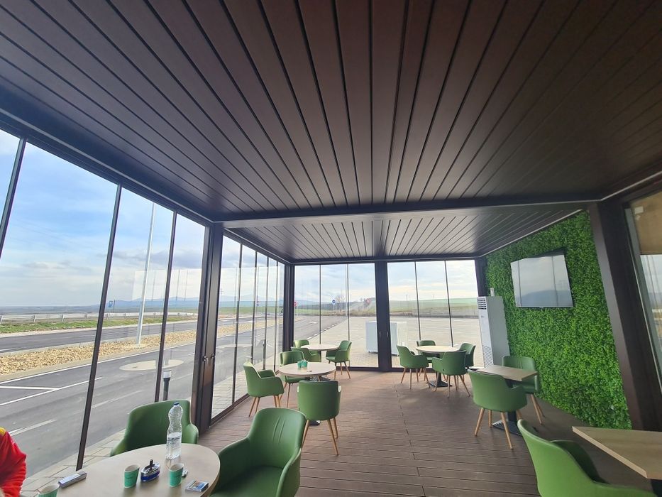 Pergole ,sticle . În rate