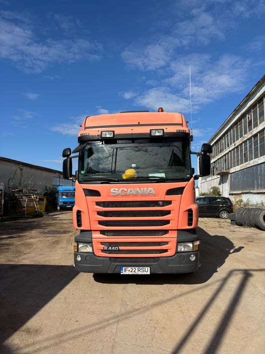 Vand Scania R440 cu macara