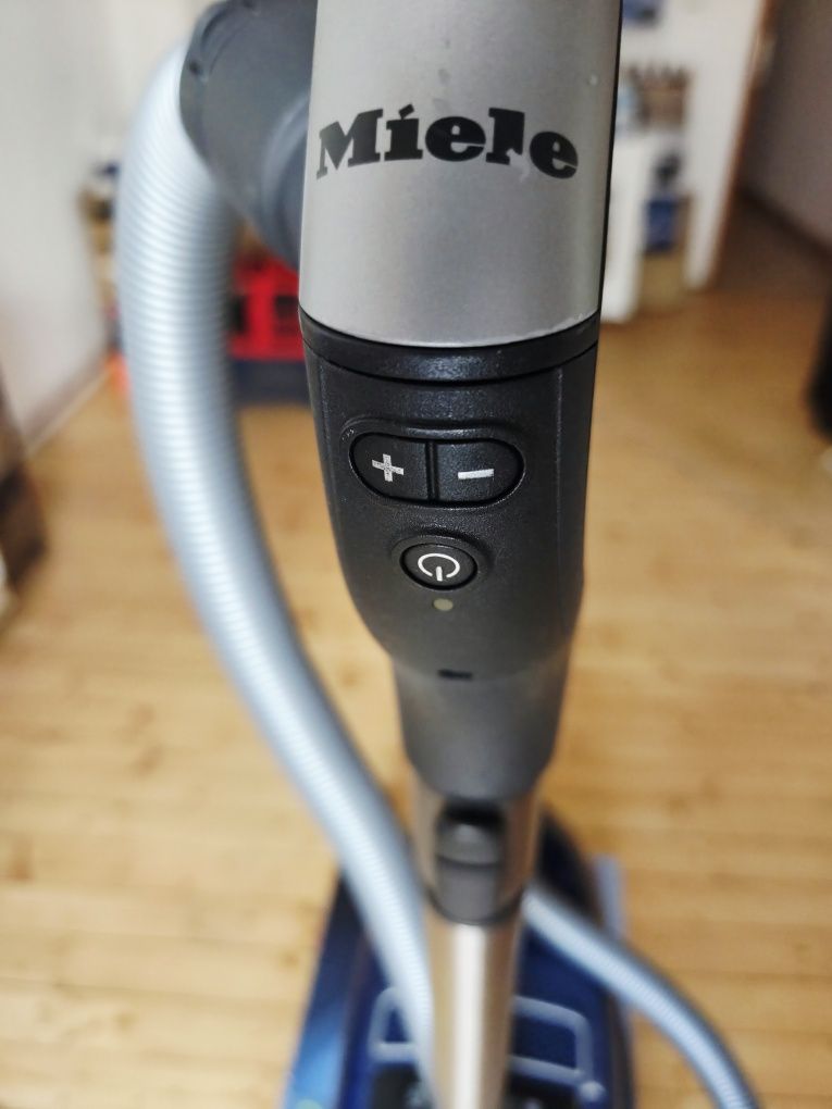 Miele Complete C3 Comfort Boost EcoLine прахосмукачка
