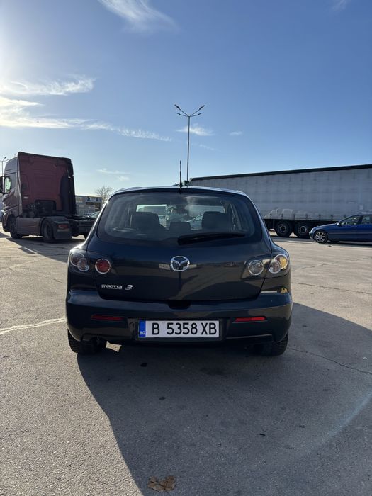 Мазда 3 1.6 добро състояни