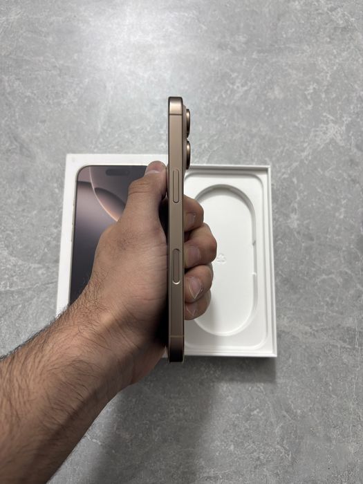 iPhone 16 Pro 256GB Desert Titanium