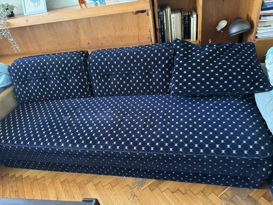 Легло/диван с ракла и отделни възглавници