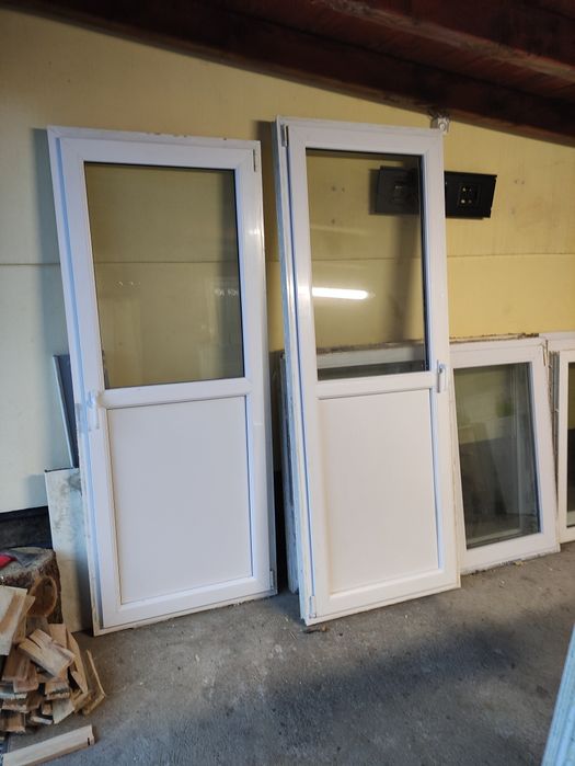 Uși și geam termopan