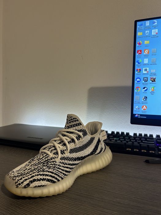 Yeezy zebra 350,arata ca si noi!!