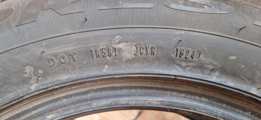 Cauciucuri vara 235/65/17, Plus un set de jante