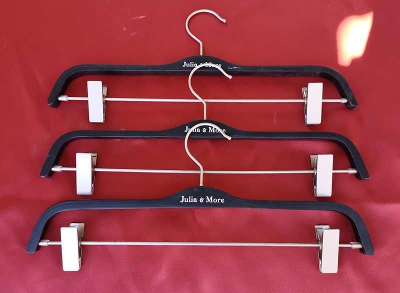 Закачалки за дрехи Дървени Гумирани