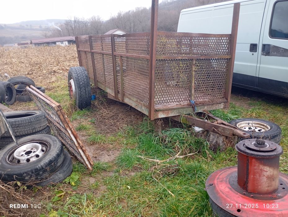 Vând remorcă de tractor puternică