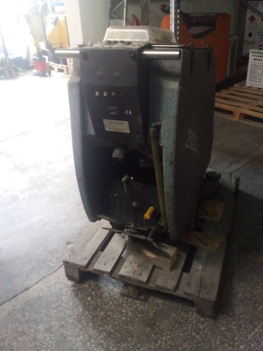 Подочистваща машина