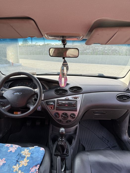 Vând Ford Focus 1.8