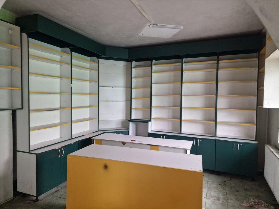 Rafturi pentru magazin/farmacie