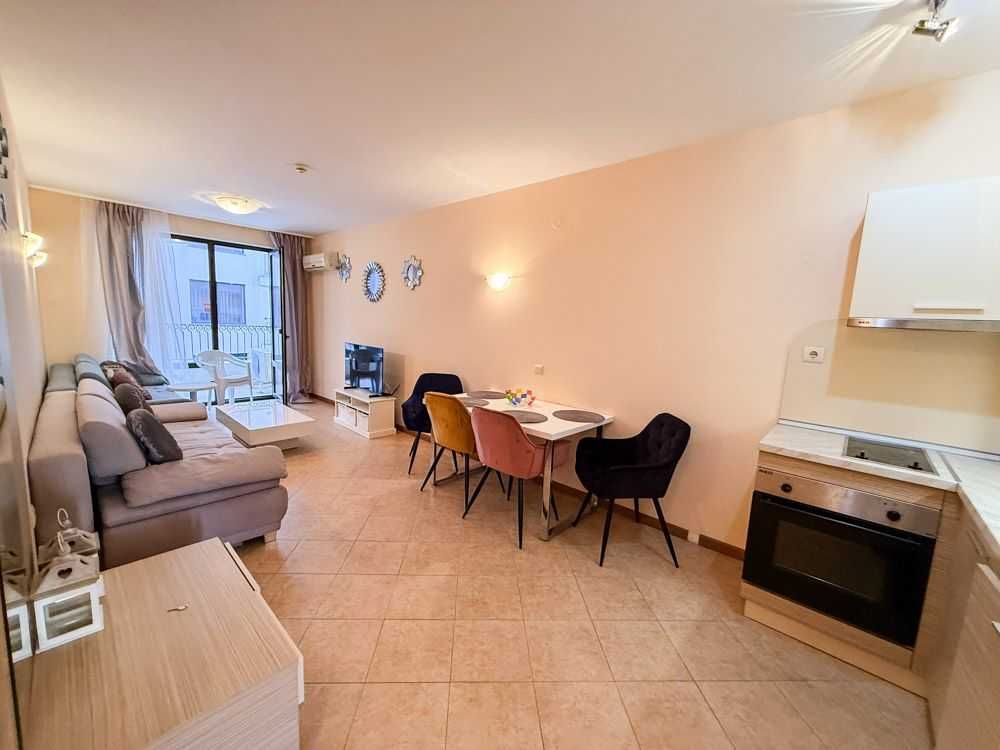 Продава се Двустаен апартамент в к.к. Слънчев бряг - 67 кв.м за 1105 €/кв.м - Снимка #1
