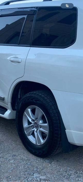 Тойота лендкрусер 200