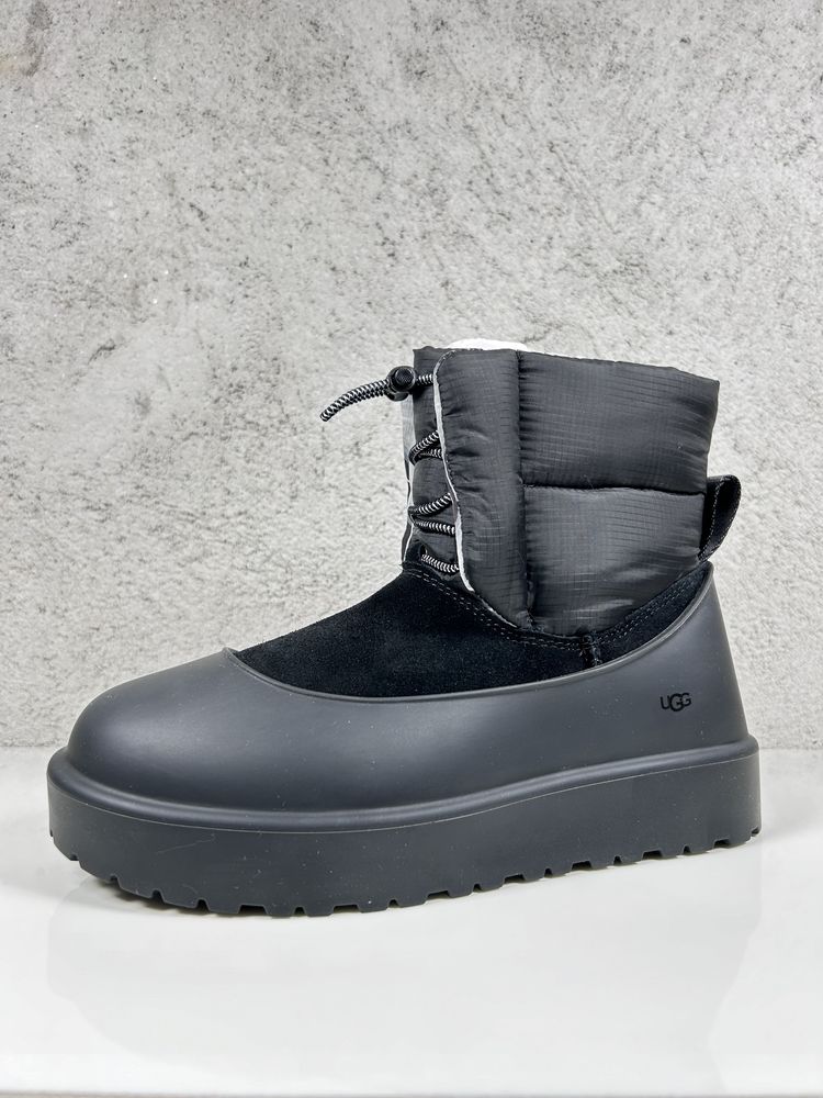 UGG Classic Maxi Toggle Boot Black