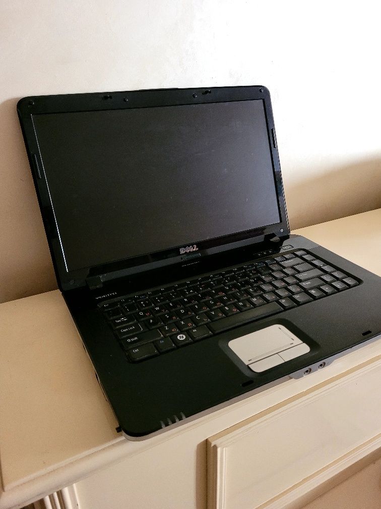 Лаптоп Dell Vostro A860