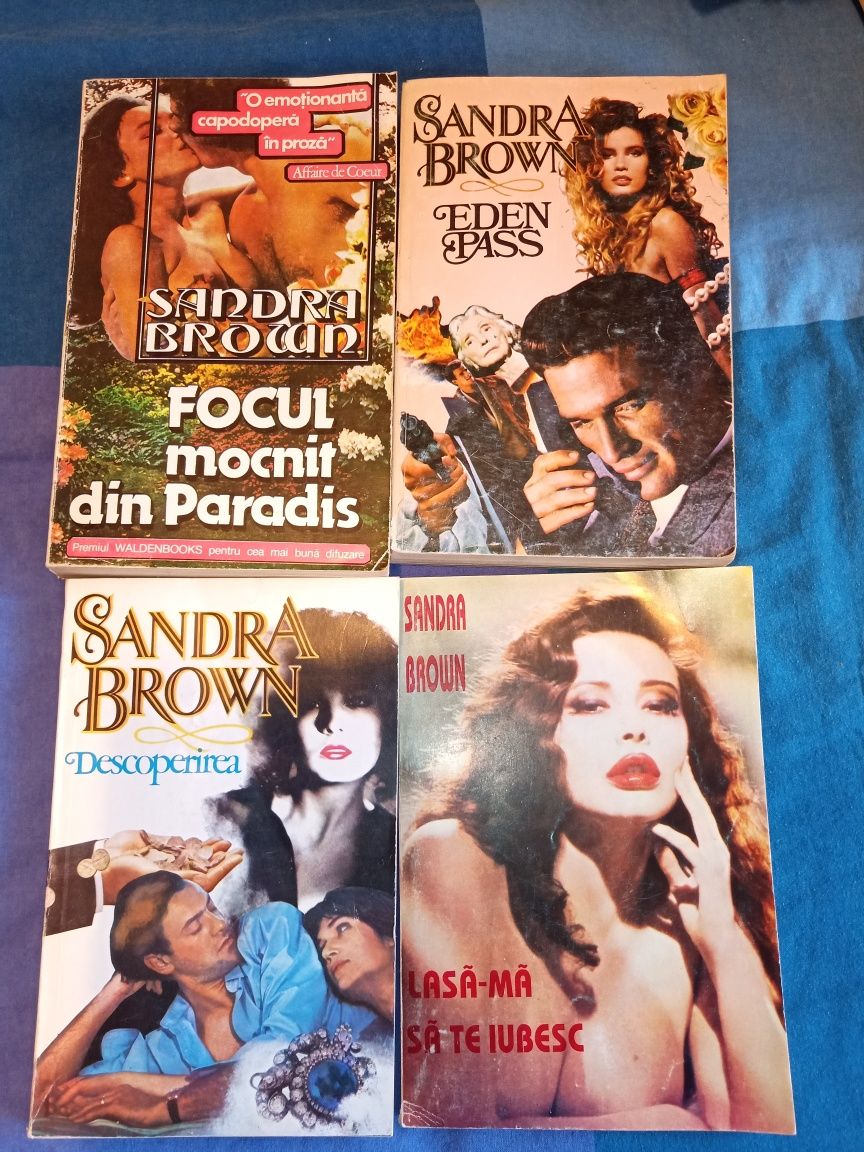Cărți de Sandra Brown, Danielle Steel, Sidney Sheldon