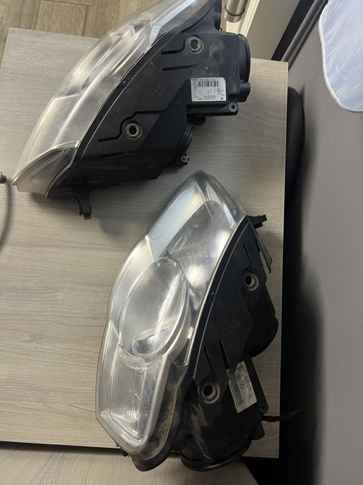 Faruri Passat B6 impecabile