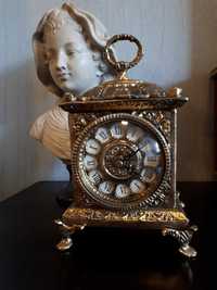 Антикварен каретен часовник от позлатен бронз