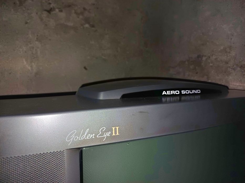 Телевозор 21" - LG Golden Eye 2 - Aero Sound - CF-21K52EX

-Телевизор