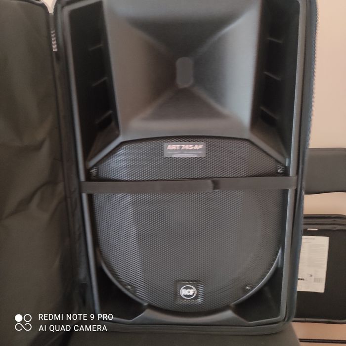Продавам 2 броя активни колони RCF ART 745-A MK4