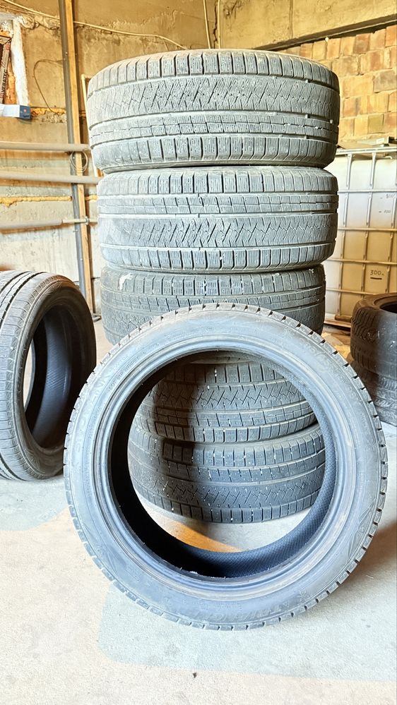 Зимние шины Triangle 235/45 R18 — почти новые