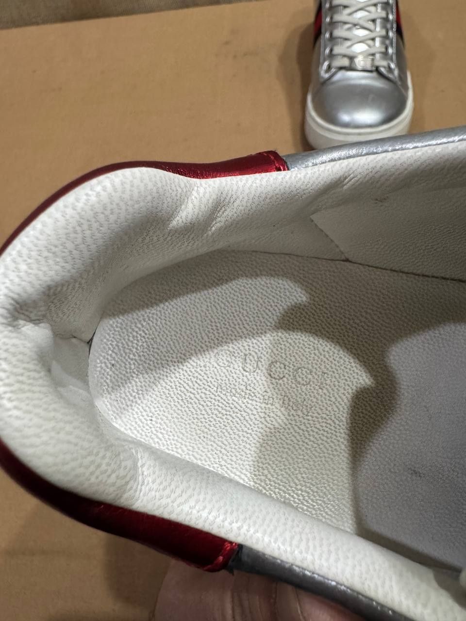 Krasofka Gucci ace madel