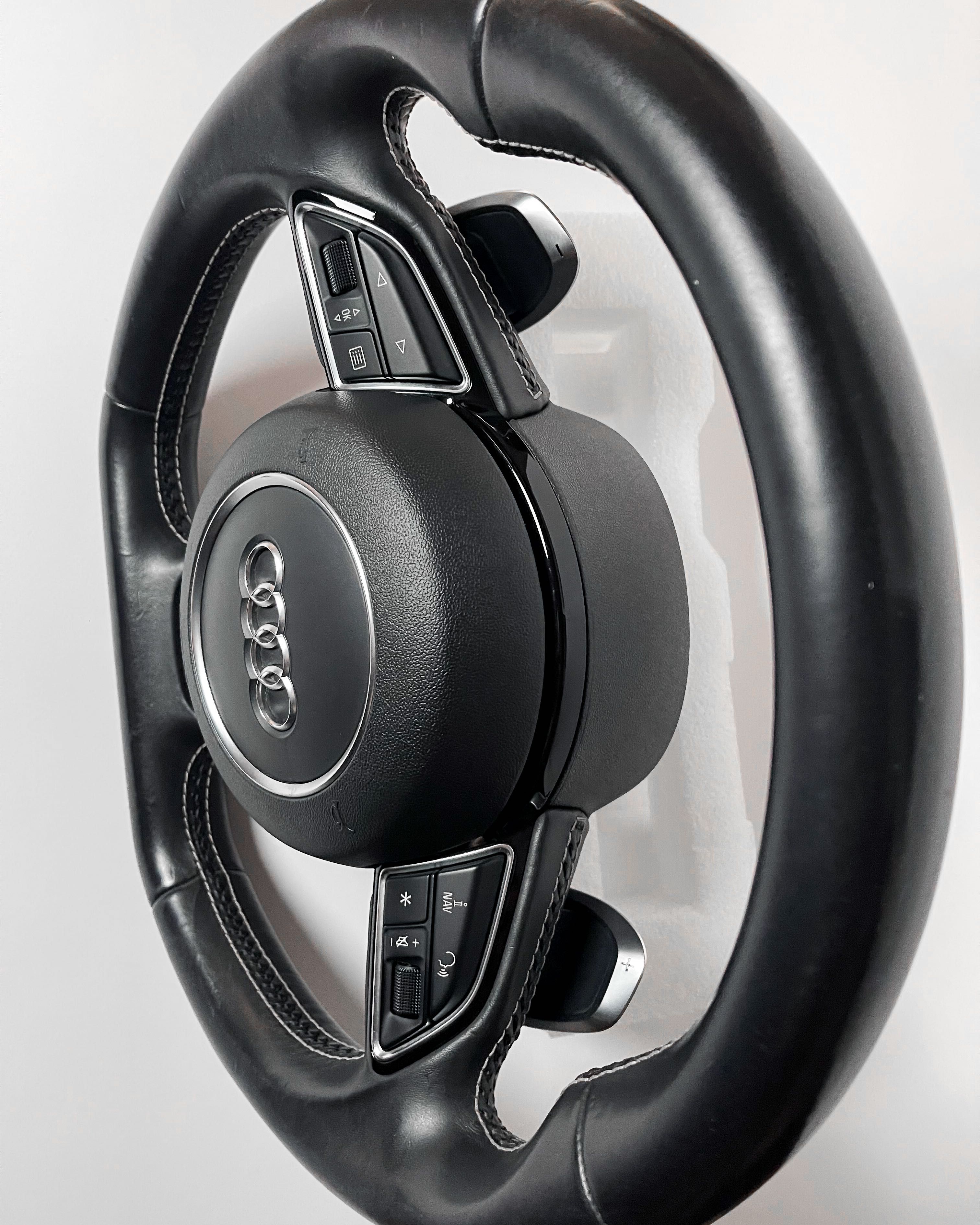 Audi S3 8v Flat bottom steering wheel / Ауди С3 8в скосен волан.