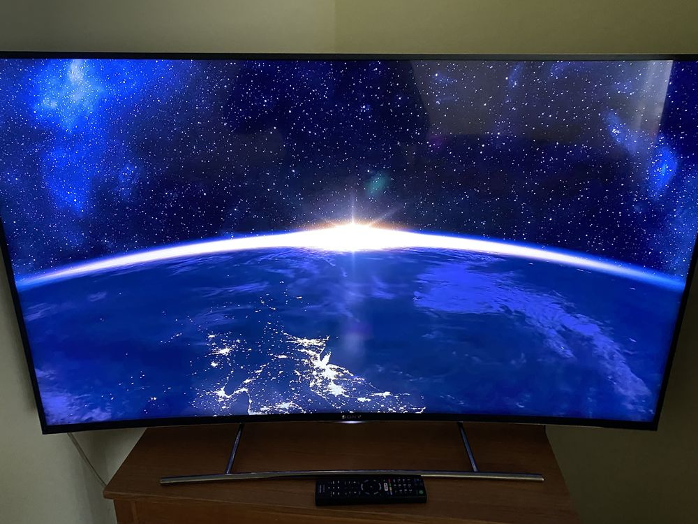 De vanzare Televizor Sony Bravia 4K, 3D, ecran curbat