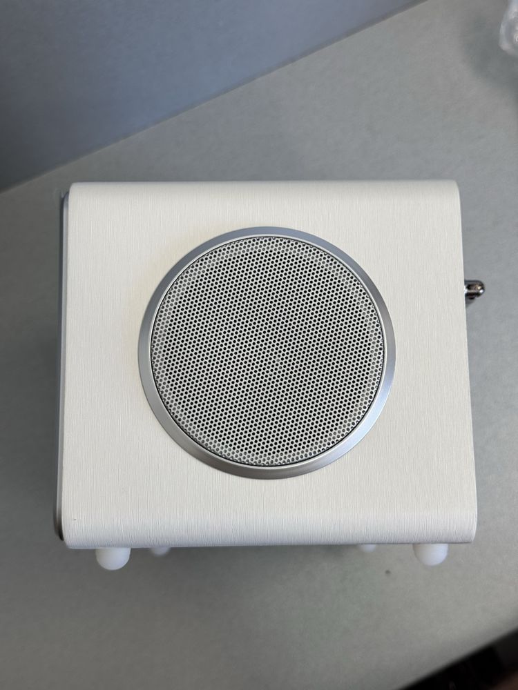 Продавам интернет радио Grundig DTR 6000x