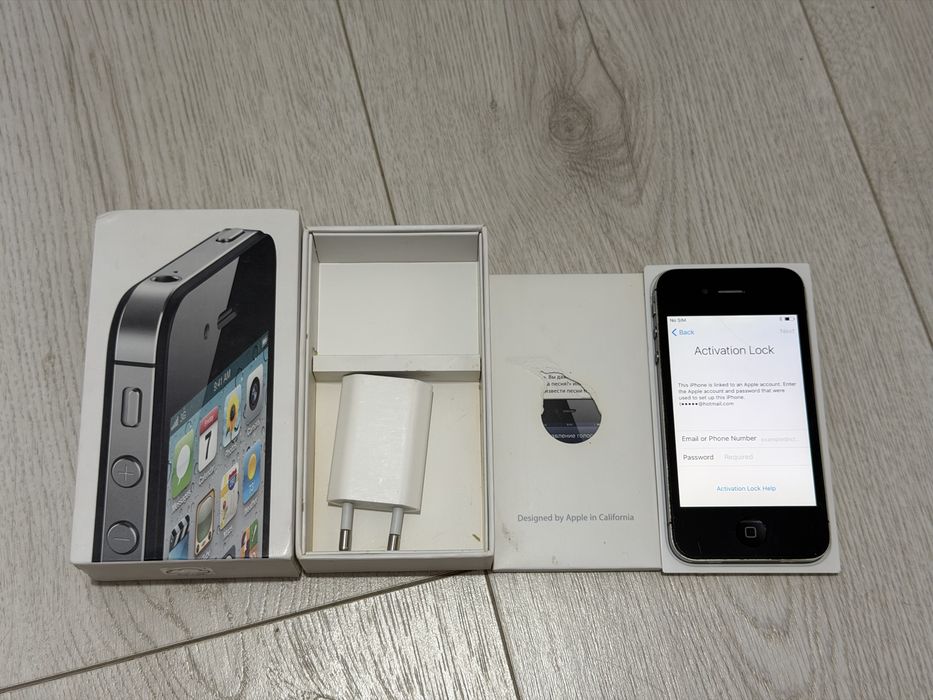 iPhone 4S 16GB + cutie