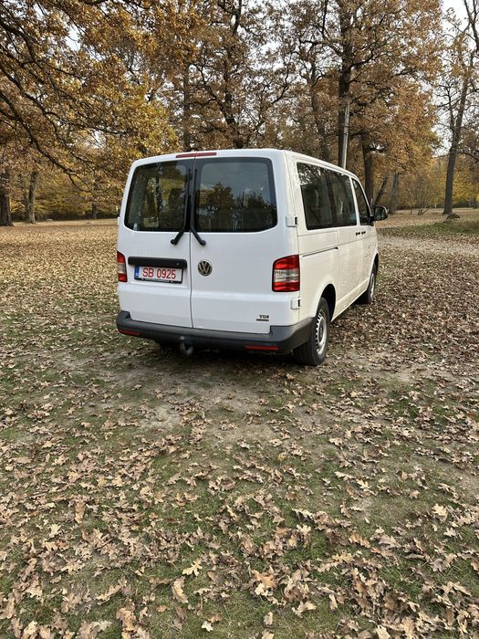 Inchiriez Microbuz 7+1 VW Caravelle 4x4