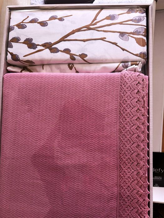 Комплект постельного белья в упаковке