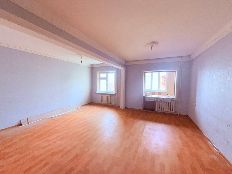 4-х комнтаная 4/4/5. Юнусабад 14. Кристалл