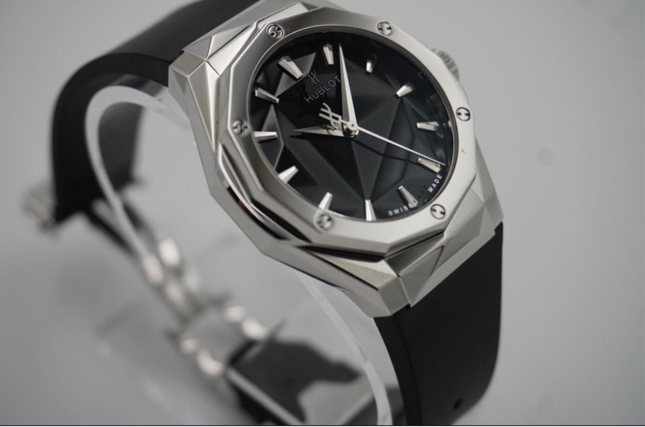 Часовник Hublot швейцарски межанизъм