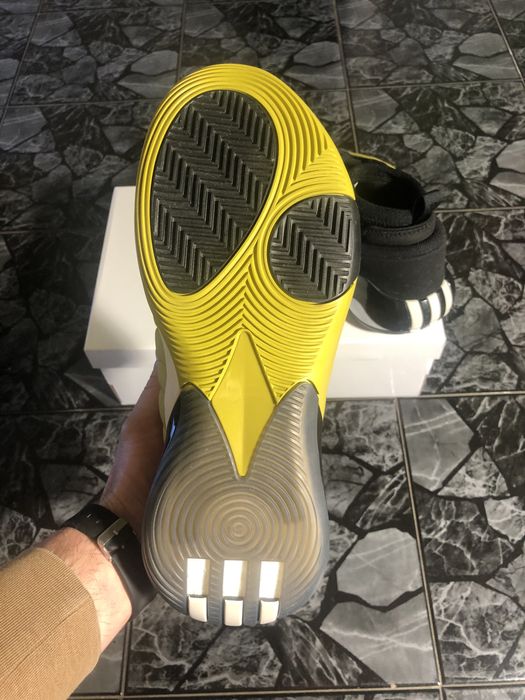 Adidas volume 7.