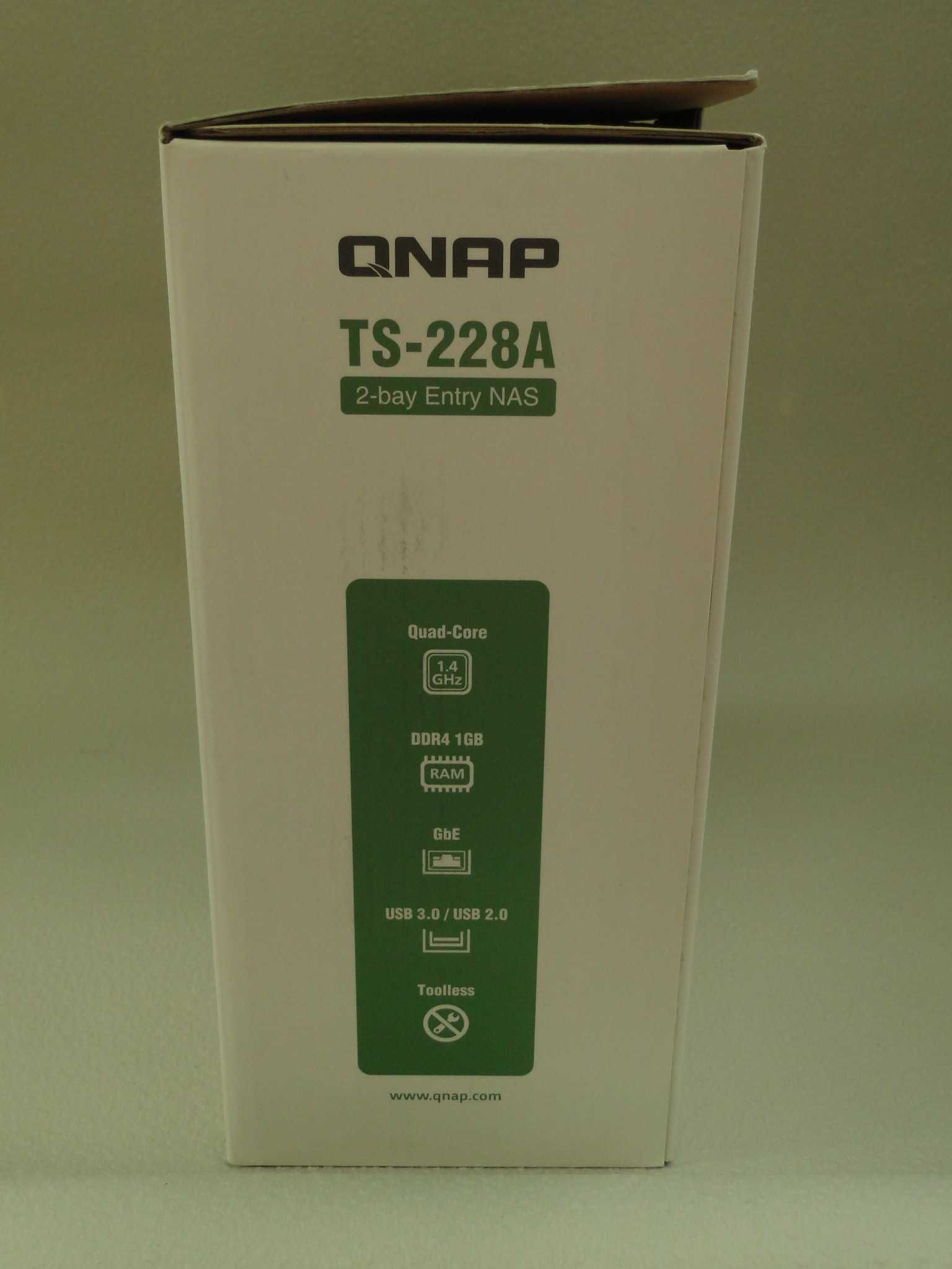 QNAP TS-228A NAS/ Мрежов сторидж