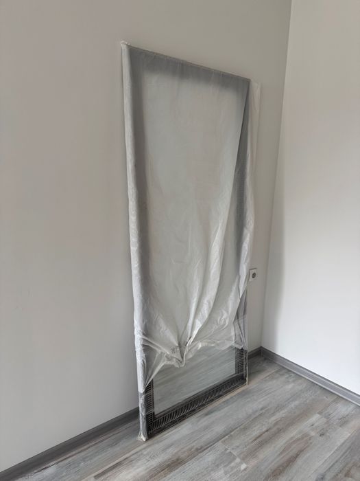 Чисто ново огледало