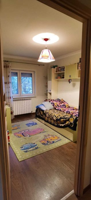 Apartament 3 camere de vanzare