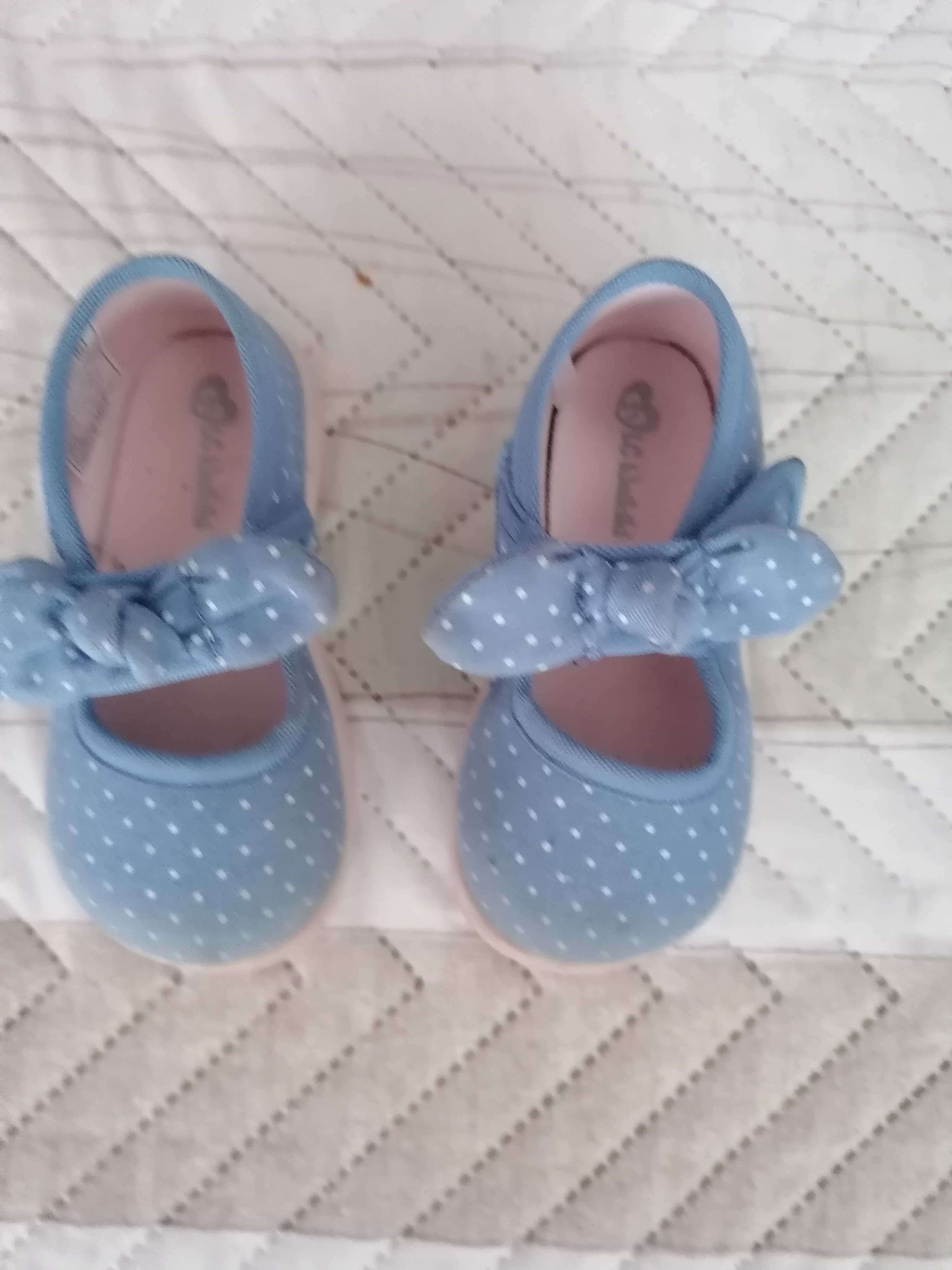 Бебешки обувки за малка принцеса