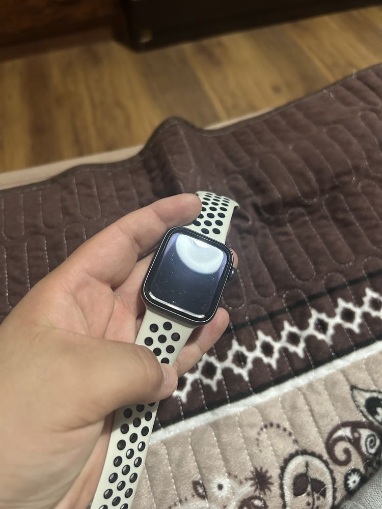 айфон 14  и apple watch