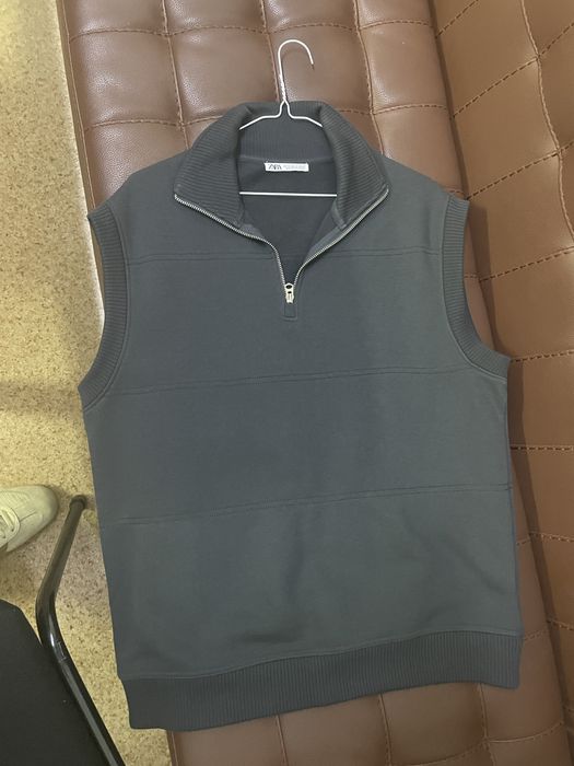 Мужская жилетка полузамок Zara