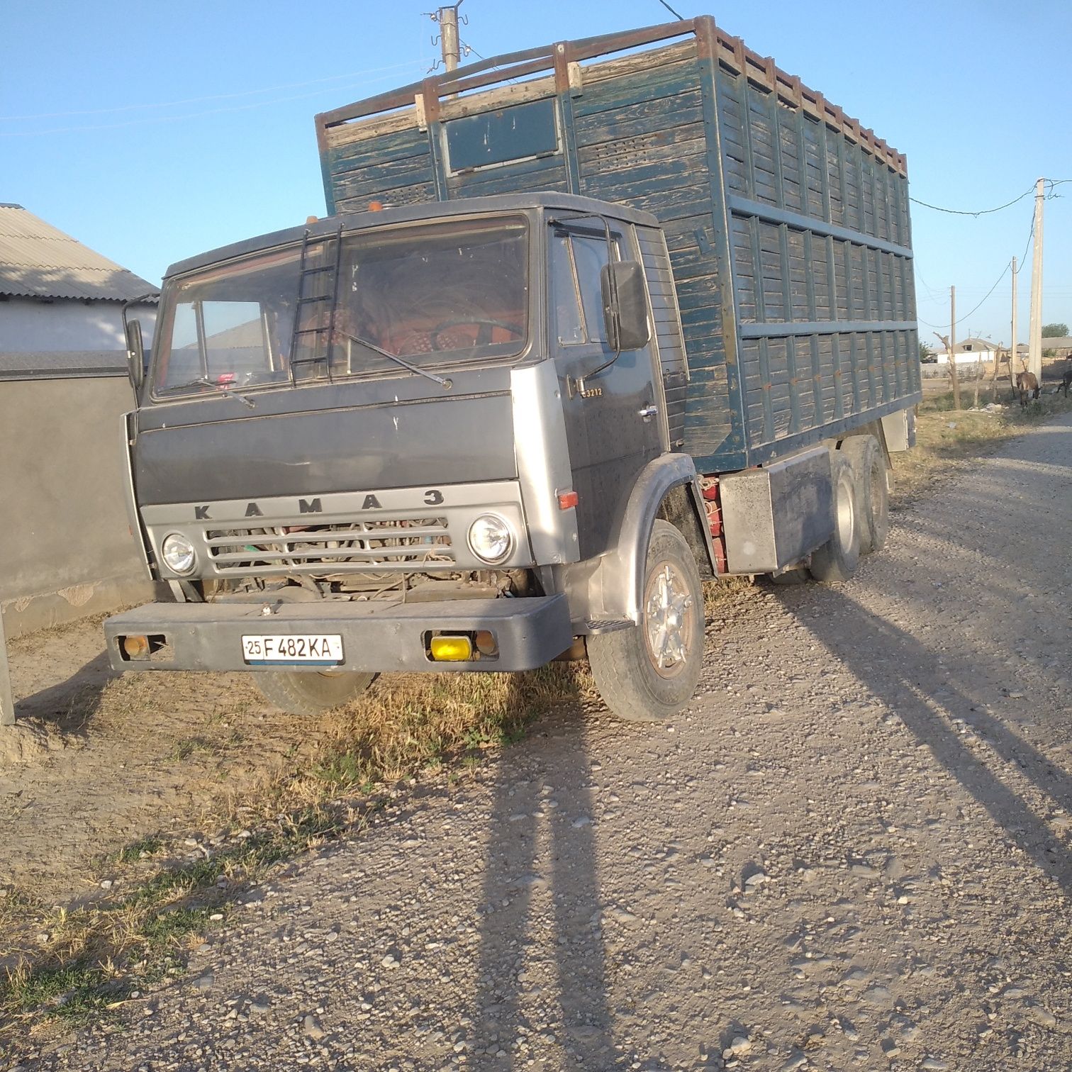 Kamaz bartavoy sotiladi
