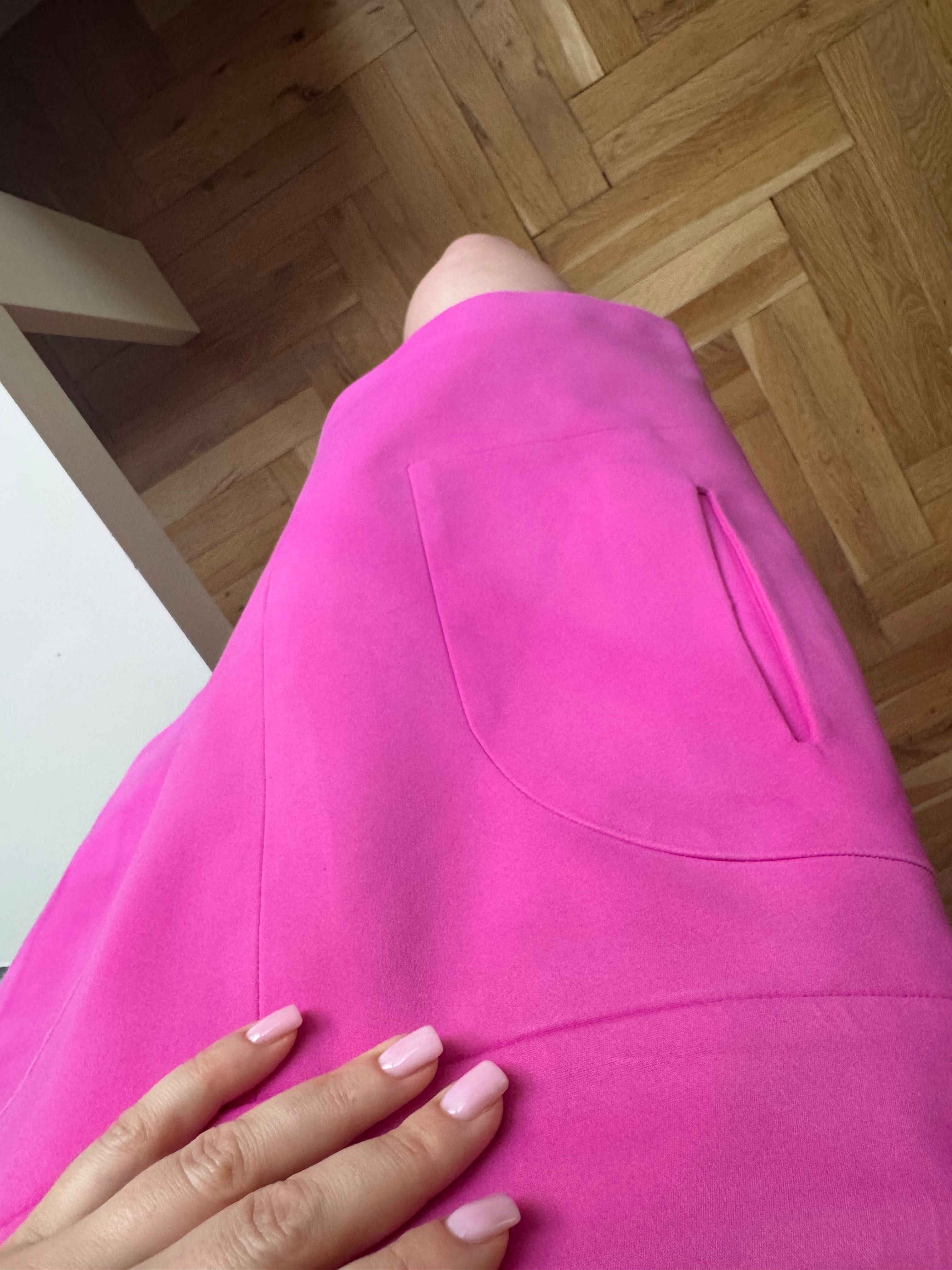Класическа розова пола ZARA WOMAN, размер S — отлично запазена