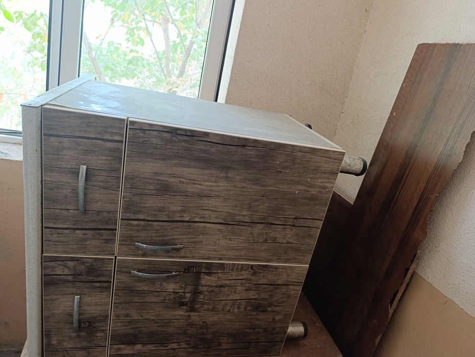 Продам две тумбы для кухни