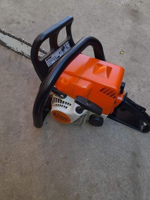 Vând stihl ms 180 C