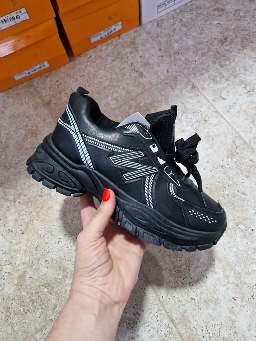 Adidași unisex N.