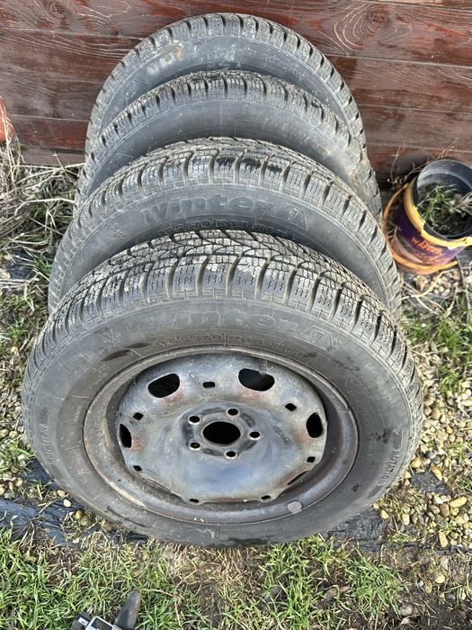 Roti iarna vw polo skoda fabia 14 cauciucuri perfecte 165/70 R14