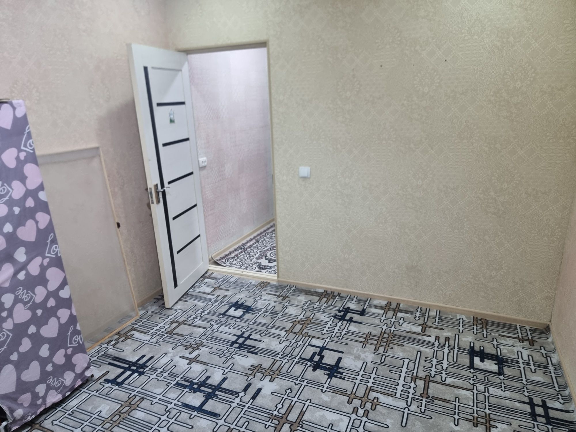 1 xonalik srochna ijaraga beriladi
